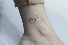 Татуировка : Сердце на щиколотке