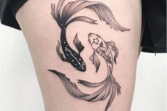Татуировка : Рыбы, Зодиак на бедре