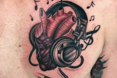 Татуировка : Цветные, Сердце на груди