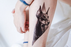 Татуировка : Животные, Собака на голени (икре)