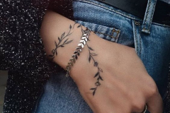 Татуировка : Листья, Браслет на кисти