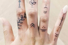 Татуировка : Узор, Листья на пальцах