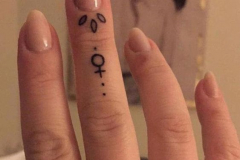 Татуировка : Узор на пальцах