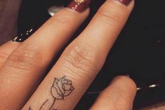 Татушка : Роза, Цветы на пальцах
