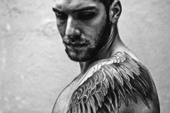 Татуировка : Крылья на плече