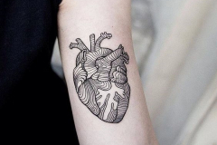 Татуировка : Сердце на плече