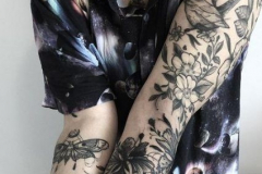 Татуировка : Цветы на плече
