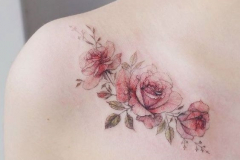 Татуировка : Роза, Цветы на плече