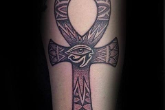 Татуировка : Крест, Иероглифы на предплечье