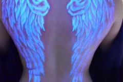 Тату : Крылья, Светящиеся на спине