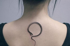 Татуировка : Змея на спине