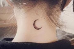 Татуировка : Луна на спине